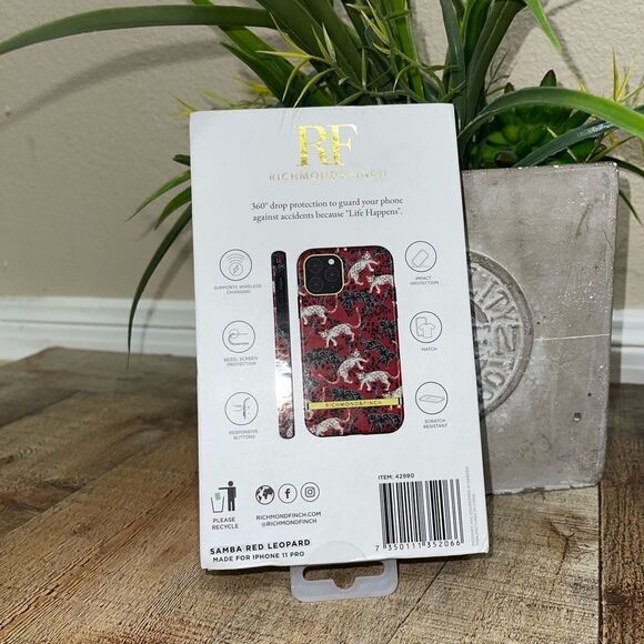 iPhone 11 Pro Case Richmond & Finch Samba Red Leopard - Picture 7 of 8